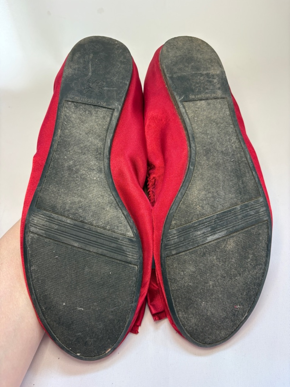 Simply Vera Vera Wang Ruby Red Satin Ballet Flats Size 9 - Picture 2 of 7